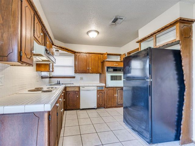 837 Briarlane Road, Del City, OK 73115