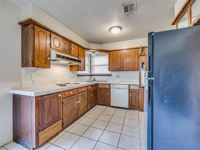 837 Briarlane Road, Del City, OK 73115