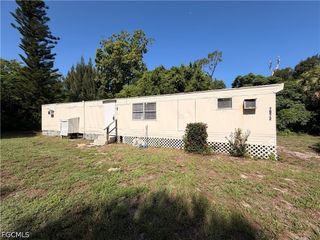 7962 Breeze DR, North Fort Myers, FL 33917