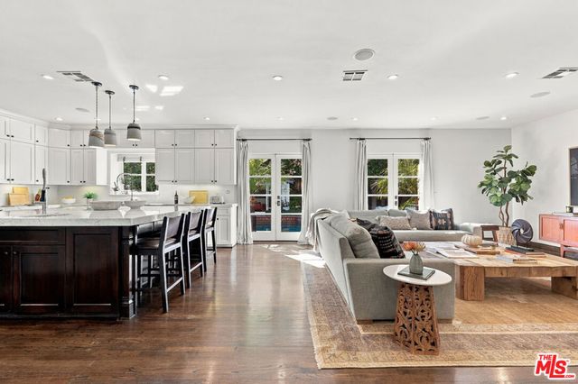 4363 Irvine Avenue, Studio City, CA 91604