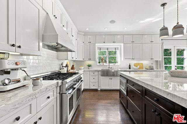 4363 Irvine Avenue, Studio City, CA 91604