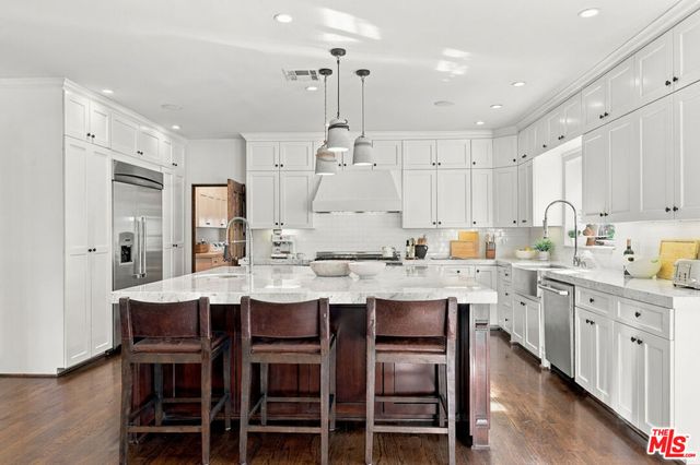 4363 Irvine Avenue, Studio City, CA 91604