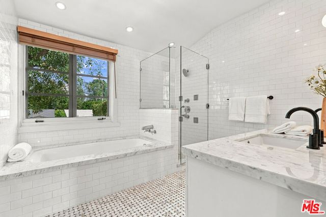 4363 Irvine Avenue, Studio City, CA 91604