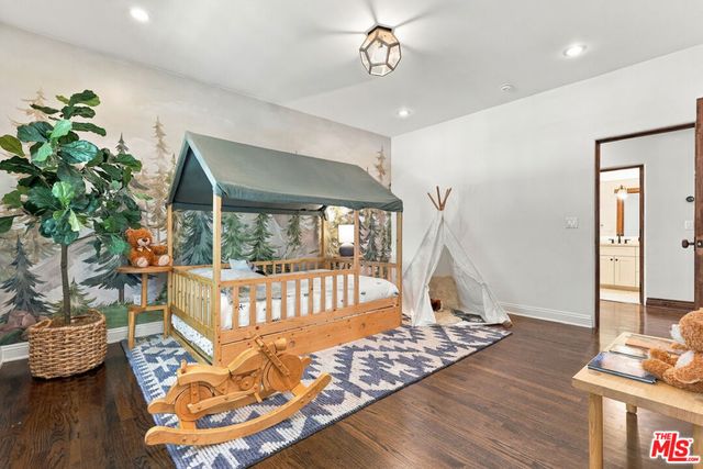 4363 Irvine Avenue, Studio City, CA 91604