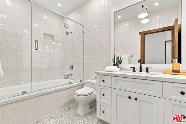 4363 Irvine Avenue, Studio City, CA 91604