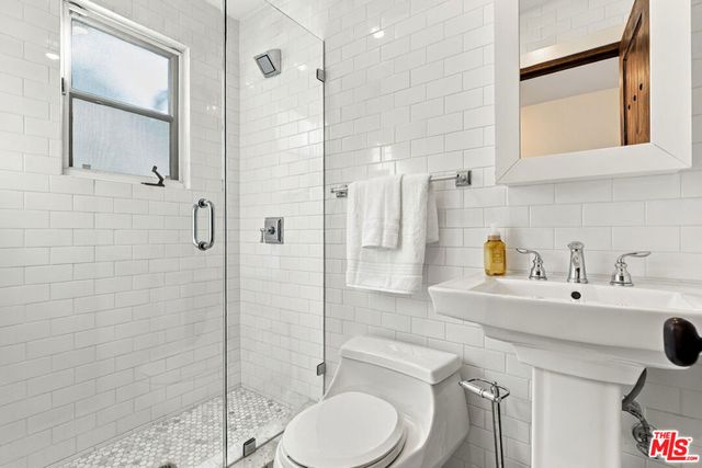 4363 Irvine Avenue, Studio City, CA 91604