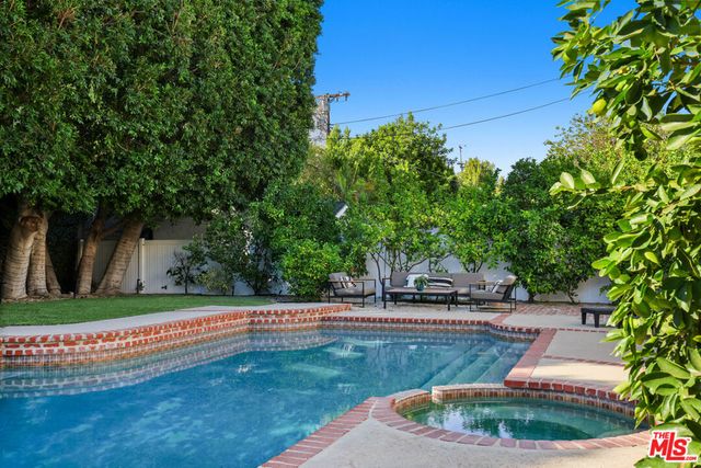4363 Irvine Avenue, Studio City, CA 91604