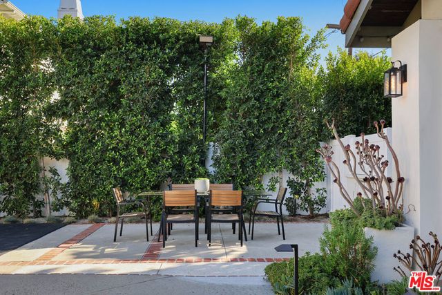 4363 Irvine Avenue, Studio City, CA 91604