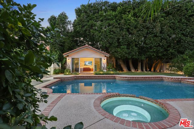 4363 Irvine Avenue, Studio City, CA 91604