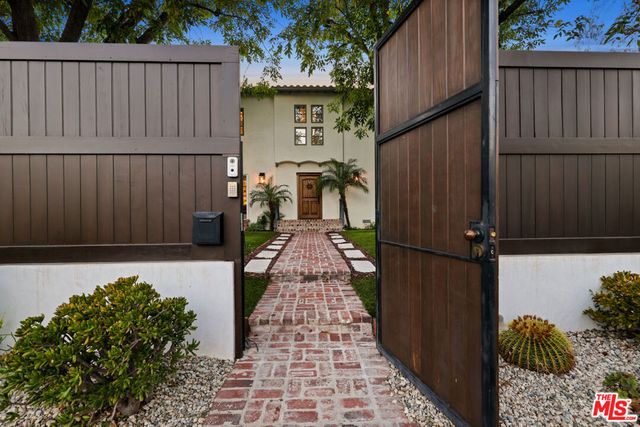 4363 Irvine Avenue, Studio City, CA 91604