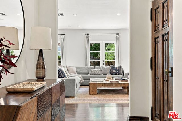 4363 Irvine Avenue, Studio City, CA 91604