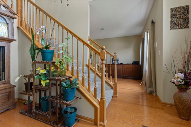 706 W Hampton Avenue, Loves Park, IL 61111