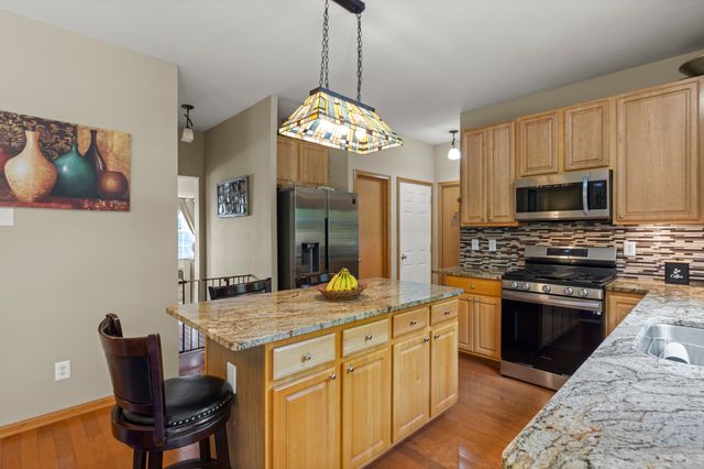 706 W Hampton Avenue, Loves Park, IL 61111