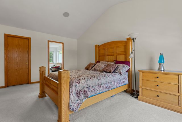 706 W Hampton Avenue, Loves Park, IL 61111