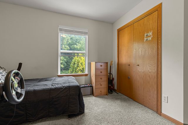 706 W Hampton Avenue, Loves Park, IL 61111