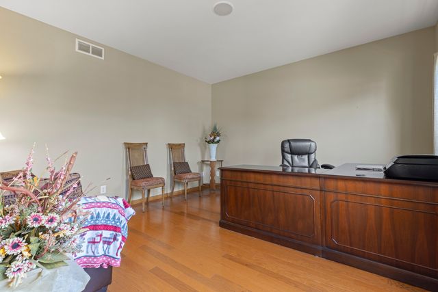 706 W Hampton Avenue, Loves Park, IL 61111