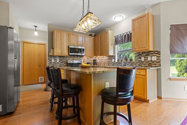 706 W Hampton Avenue, Loves Park, IL 61111