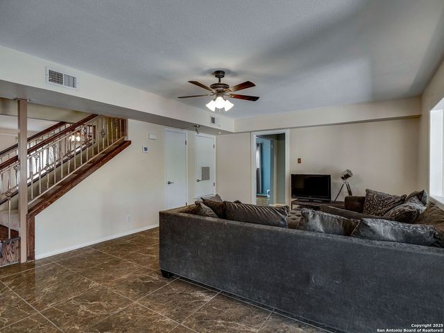 602 Patricia Dr, San Antonio, TX 78216