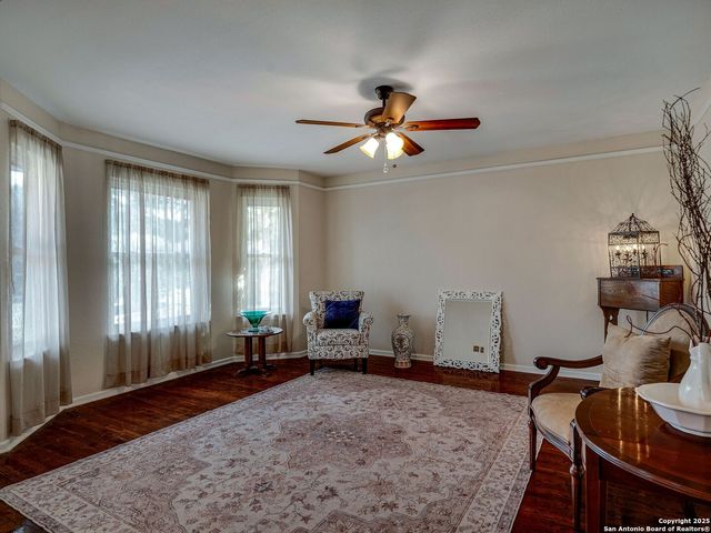 602 Patricia Dr, San Antonio, TX 78216