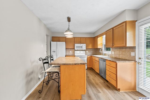 9340 Pratt Circle, Omaha, NE 68134