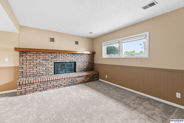9340 Pratt Circle, Omaha, NE 68134