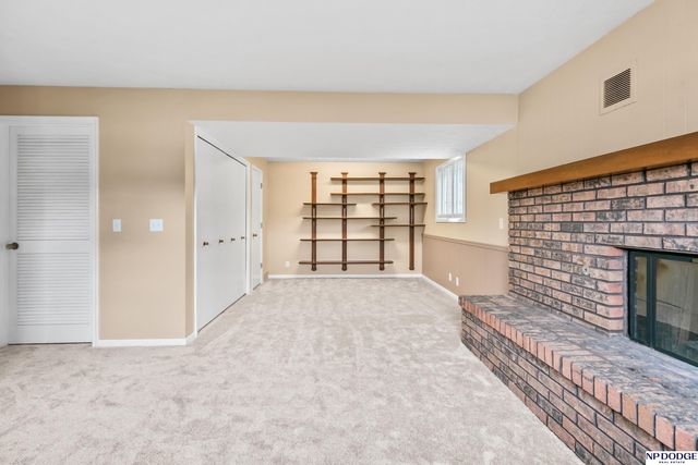 9340 Pratt Circle, Omaha, NE 68134