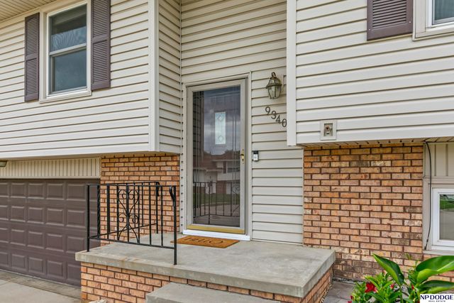 9340 Pratt Circle, Omaha, NE 68134