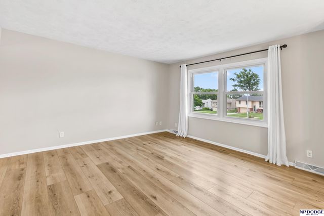 9340 Pratt Circle, Omaha, NE 68134