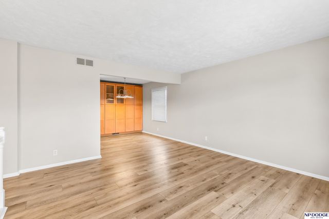 9340 Pratt Circle, Omaha, NE 68134