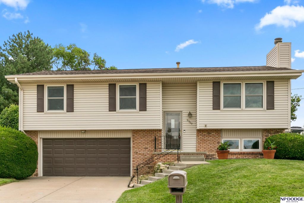 9340 Pratt Circle, Omaha, NE 68134