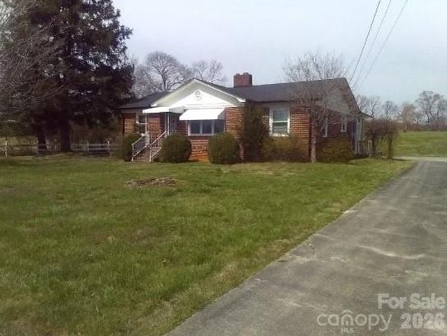 3554 Us Hwy 64 90 Highway W, Taylorsville, NC 28681