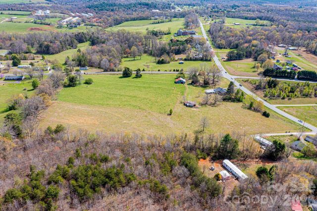 3554 Us Hwy 64 90 Highway W, Taylorsville, NC 28681