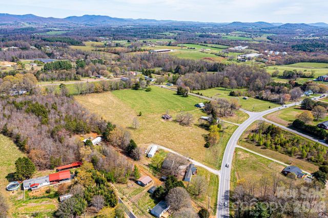 3554 Us Hwy 64 90 Highway W, Taylorsville, NC 28681