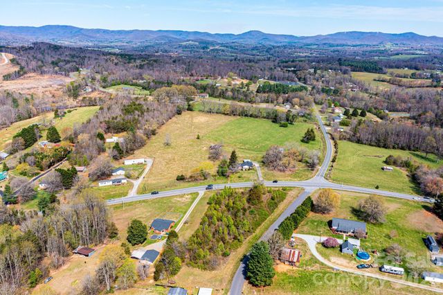 3554 Us Hwy 64 90 Highway W, Taylorsville, NC 28681