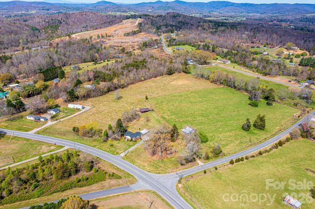 3554 Us Hwy 64 90 Highway W, Taylorsville, NC 28681