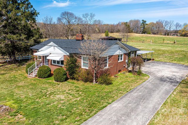 3554 Us Hwy 64 90 Highway W, Taylorsville, NC 28681