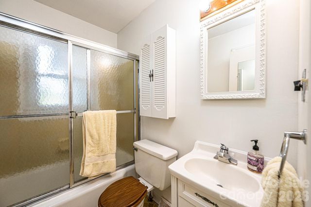 3554 Us Hwy 64 90 Highway W, Taylorsville, NC 28681