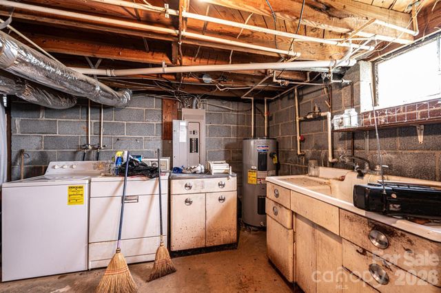 3554 Us Hwy 64 90 Highway W, Taylorsville, NC 28681