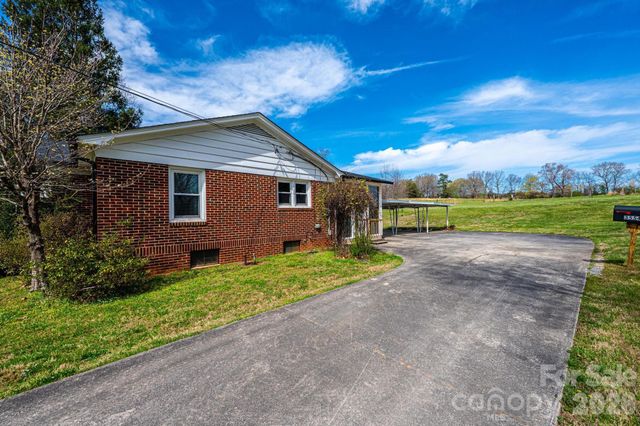 3554 Us Hwy 64 90 Highway W, Taylorsville, NC 28681