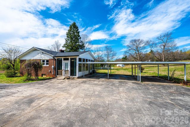 3554 Us Hwy 64 90 Highway W, Taylorsville, NC 28681