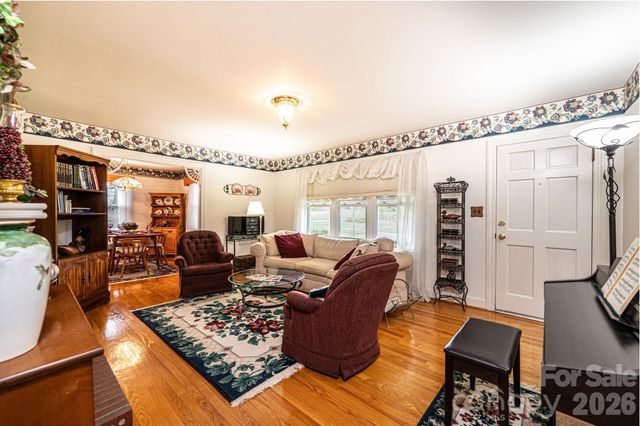 3554 Us Hwy 64 90 Highway W, Taylorsville, NC 28681