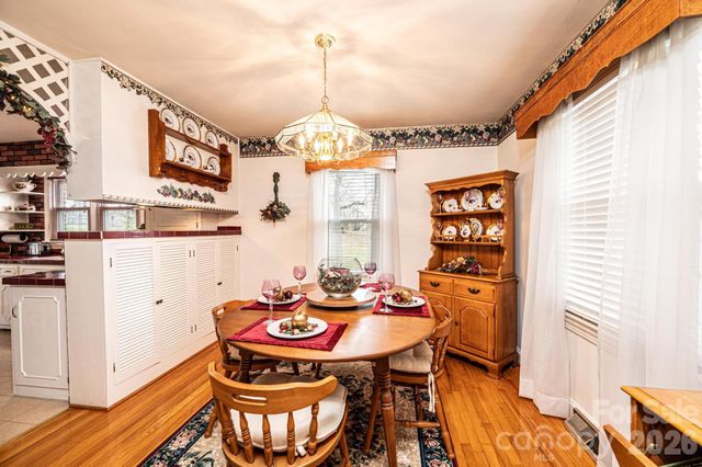 3554 Us Hwy 64 90 Highway W, Taylorsville, NC 28681