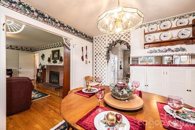 3554 Us Hwy 64 90 Highway W, Taylorsville, NC 28681