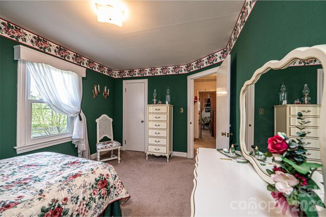 3554 Us Hwy 64 90 Highway W, Taylorsville, NC 28681