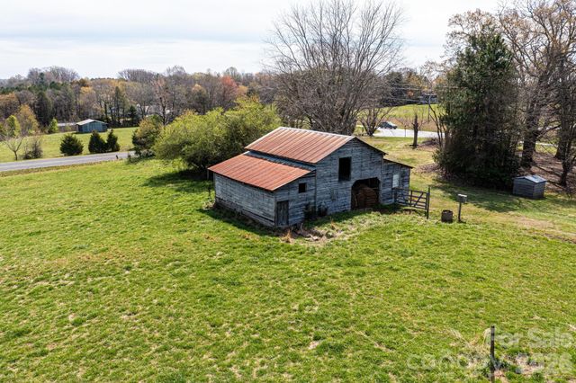 3554 Us Hwy 64 90 Highway W, Taylorsville, NC 28681