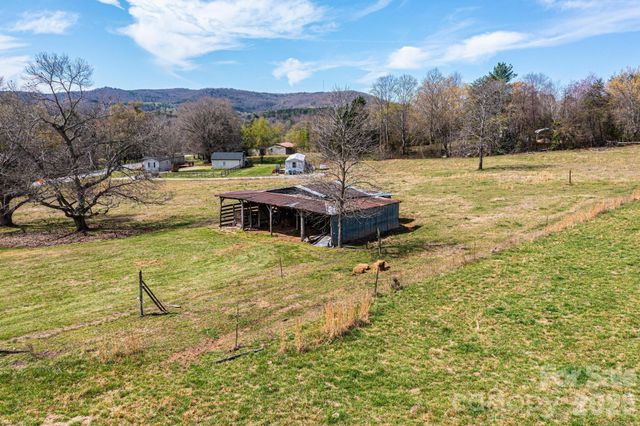 3554 Us Hwy 64 90 Highway W, Taylorsville, NC 28681