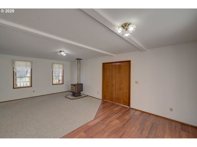 34009 TERRITORY Rd, Oysterville, WA 98641