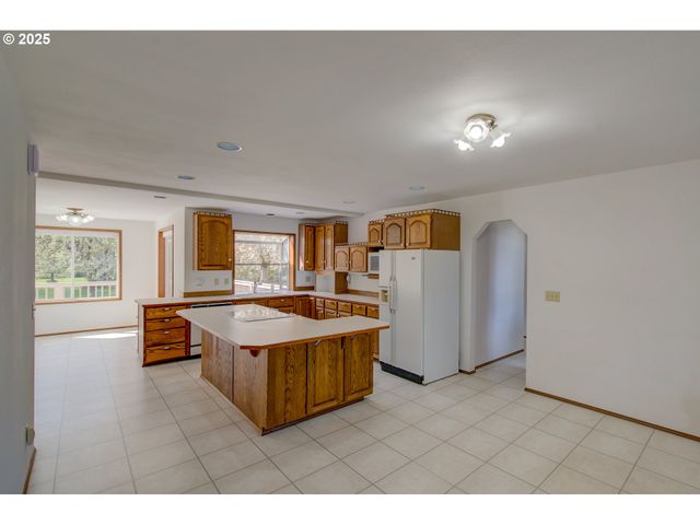 34009 TERRITORY Rd, Oysterville, WA 98641