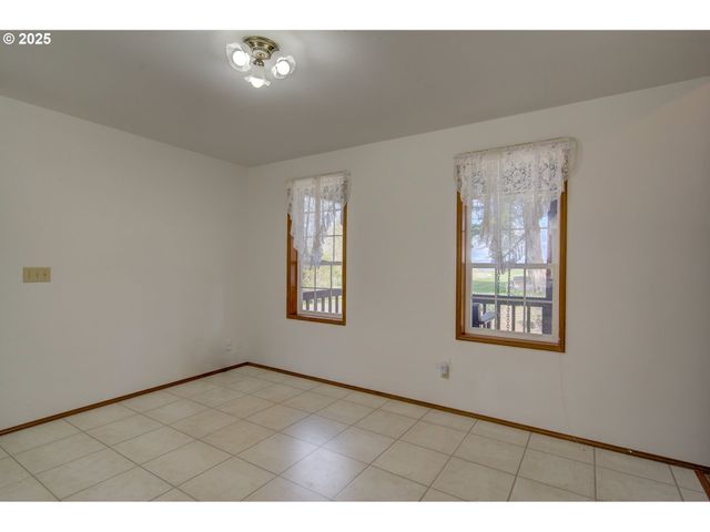 34009 TERRITORY Rd, Oysterville, WA 98641