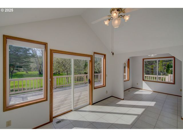 34009 TERRITORY Rd, Oysterville, WA 98641